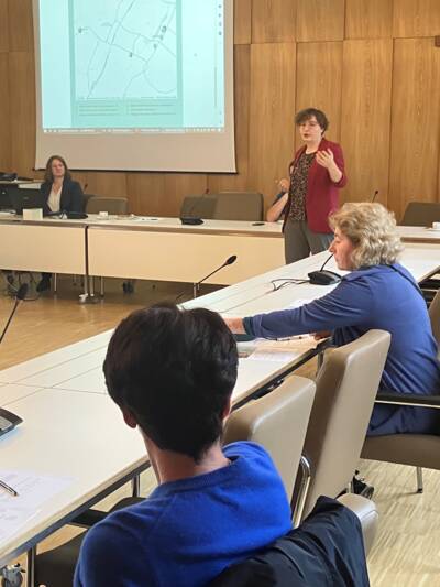 Gastronominnen und Gastronomen informierten sich über die Mehrwegpflicht, die mit den Neuerungen des Verpackungsgesetz in Kraft getreten ist und traten in Erfahrungsaustausch.